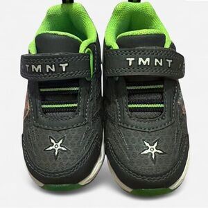 Kids Sneakers - Black and Green